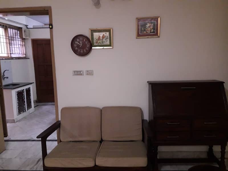 DHA Phase 4, 01 Kanal, 01 Bed, Fully Furnished Basement For Rent. 9