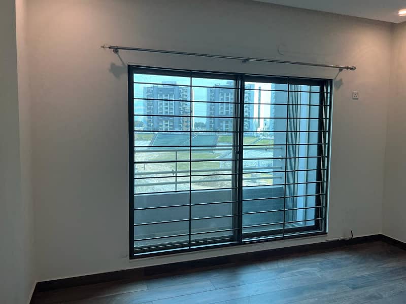 Askari 11, Sector D, 10 Marla, 3 Bed, Ground Floor, Luxury Apartment For Rent. Facing Lake 8