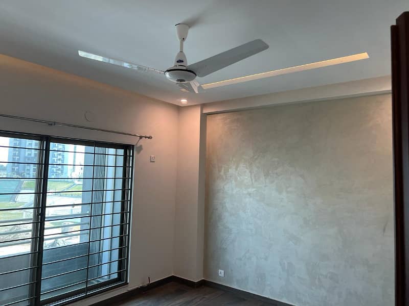 Askari 11, Sector D, 10 Marla, 3 Bed, Ground Floor, Luxury Apartment For Rent. Facing Lake 9