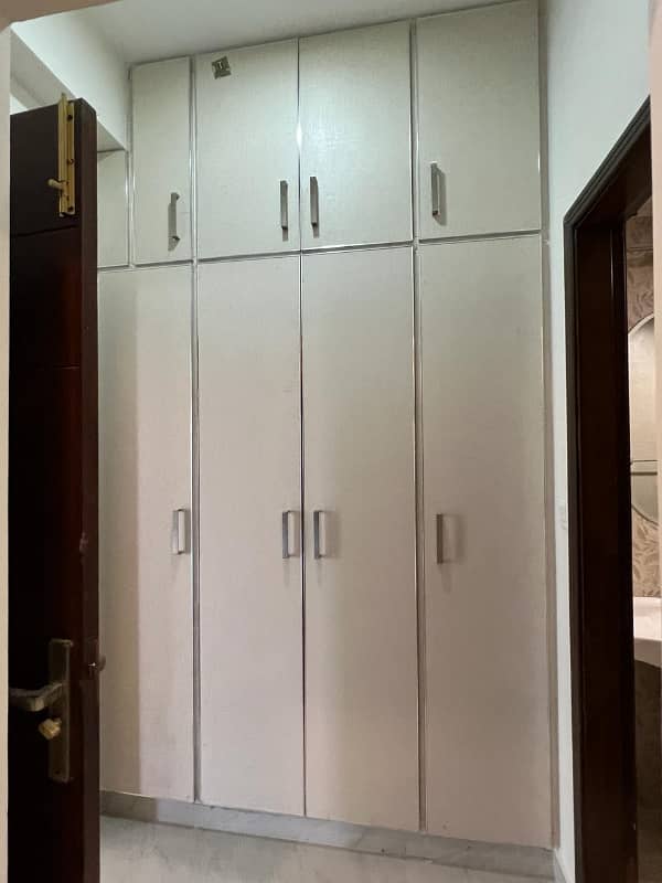 Askari 11, Sector D, 10 Marla, 3 Bed, Ground Floor, Luxury Apartment For Rent. Facing Lake 20