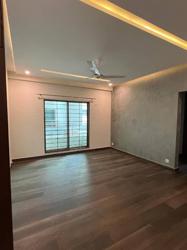Askari 11, Sector D, 10 Marla, 3 Bed, Ground Floor, Luxury Apartment For Rent. Facing Lake 21