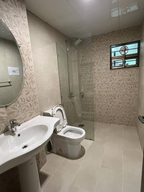 Askari 11, Sector D, 10 Marla, 3 Bed, Ground Floor, Luxury Apartment For Rent. Facing Lake 22