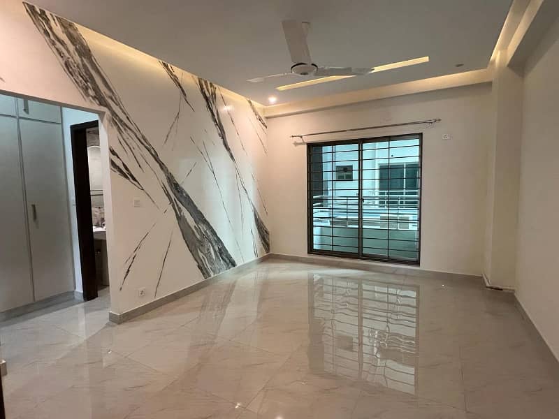 Askari 11, Sector D, 10 Marla, 3 Bed, Ground Floor, Luxury Apartment For Rent. Facing Lake 24