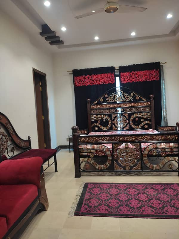 DHA Phase 3, 01 Kanal, 03 Bed, Semi Furnished Upper Portion For Rent. Ac Installed 3