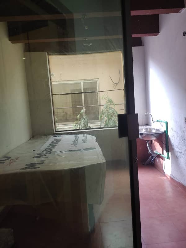 DHA Phase 3, 01 Kanal, 03 Bed, Semi Furnished Upper Portion For Rent. Ac Installed 8