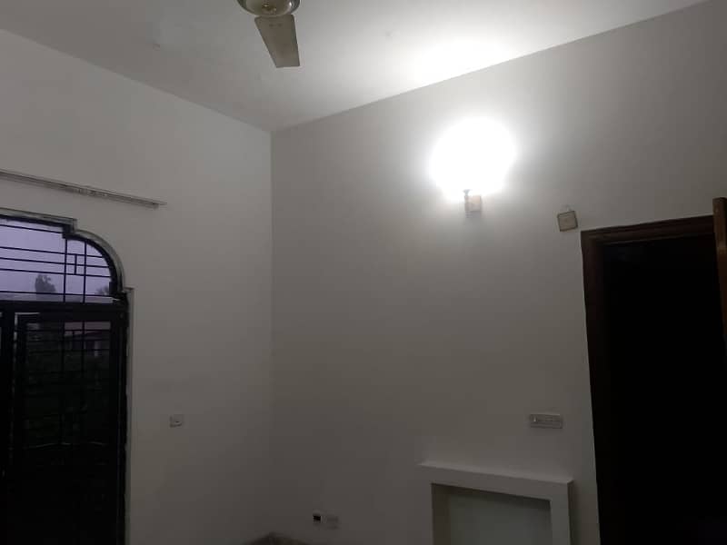 DHA Phase 1, 01 Kanal, 01 Bed, For Rent 4