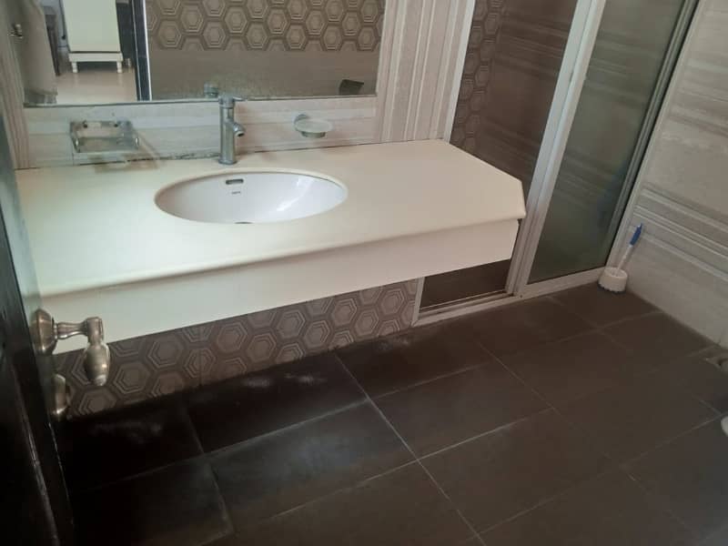 DHA Phase 4, 01 Kanal, 01 Bed, For Rent 5