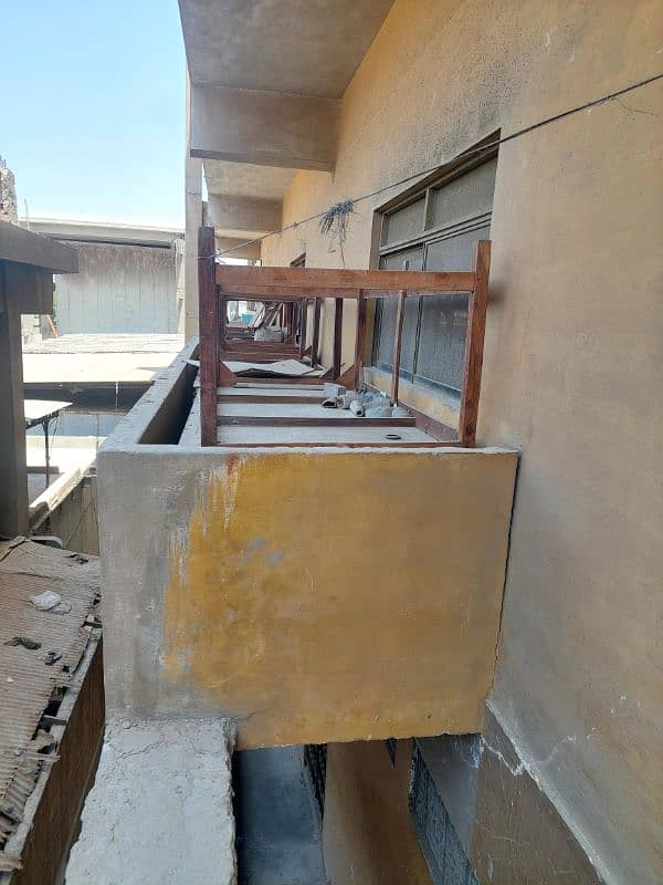 working tables, heavy duty, 8×4, quantity available 5