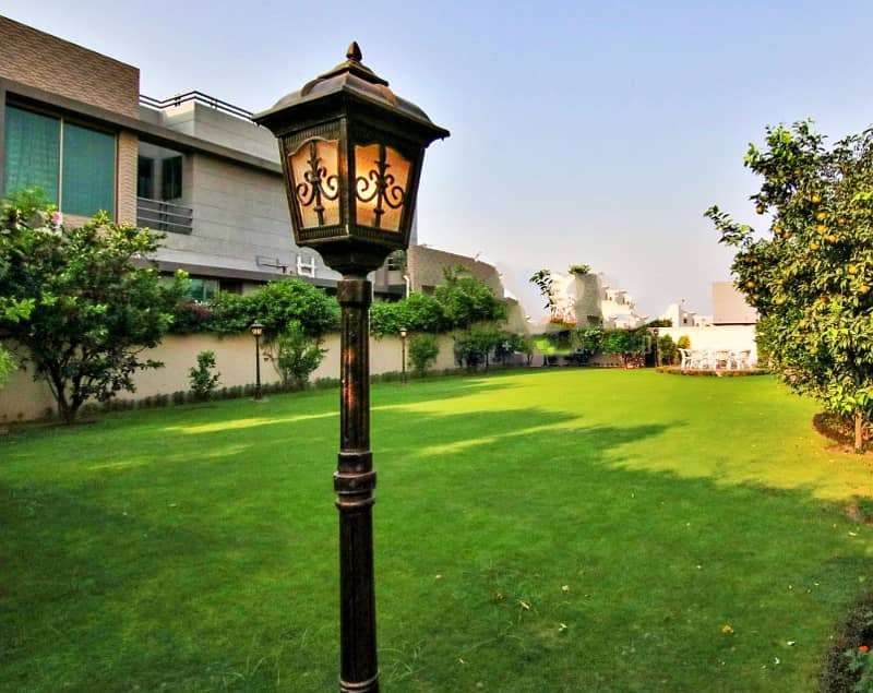 1 Kanal Fully Basement Modern Bungalow With 1 Kanal Lawn For Sale In Phase 7 4