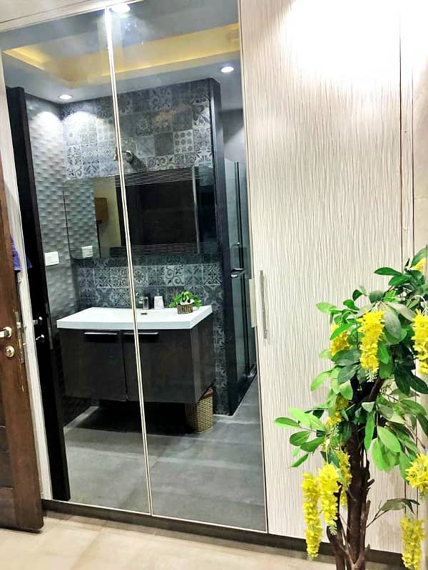 10 Marla Well Maintained Modern Bungalow For Sale In Phase 5 3