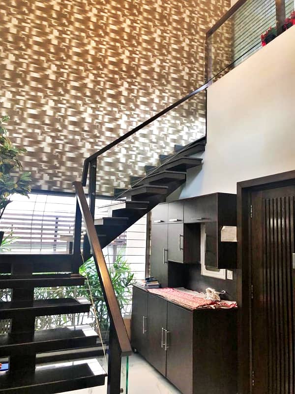 10 Marla Well Maintained Modern Bungalow For Sale In Phase 5 9