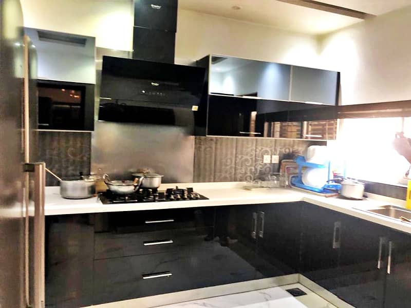 10 Marla Well Maintained Modern Bungalow For Sale In Phase 5 18