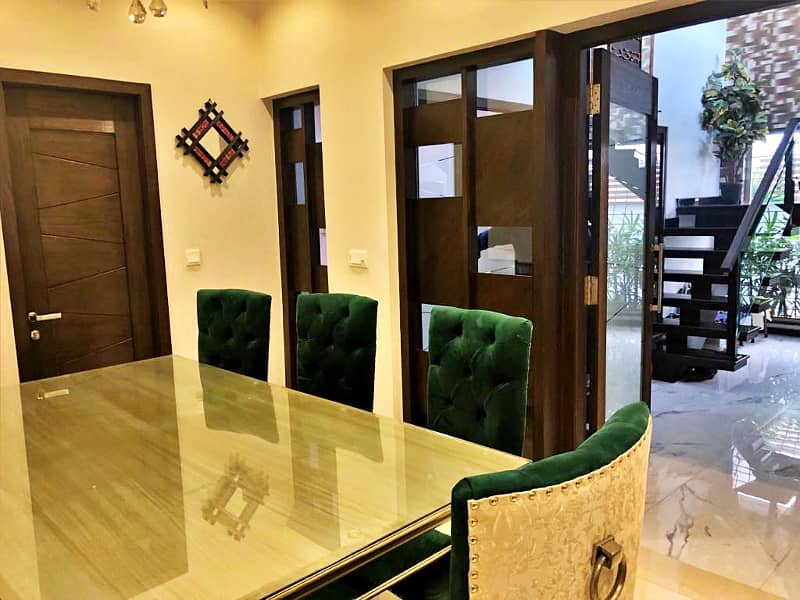 10 Marla Well Maintained Modern Bungalow For Sale In Phase 5 22