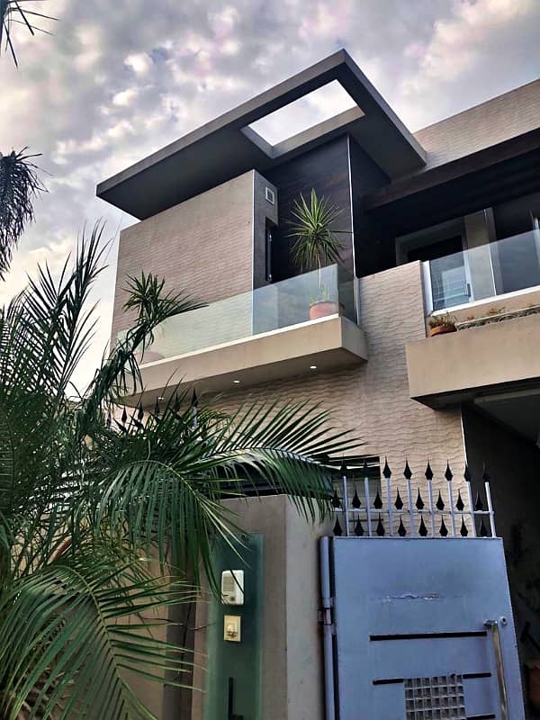 10 Marla Well Maintained Modern Bungalow For Sale In Phase 5 33