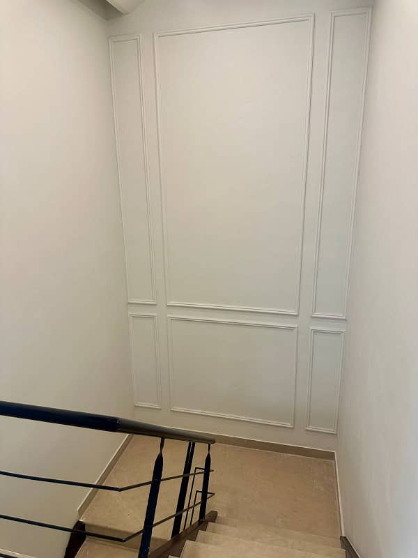 10 Marla Fully Renovated Facing Park Bungalow On 70ft Road Prime Location Phase 5 26