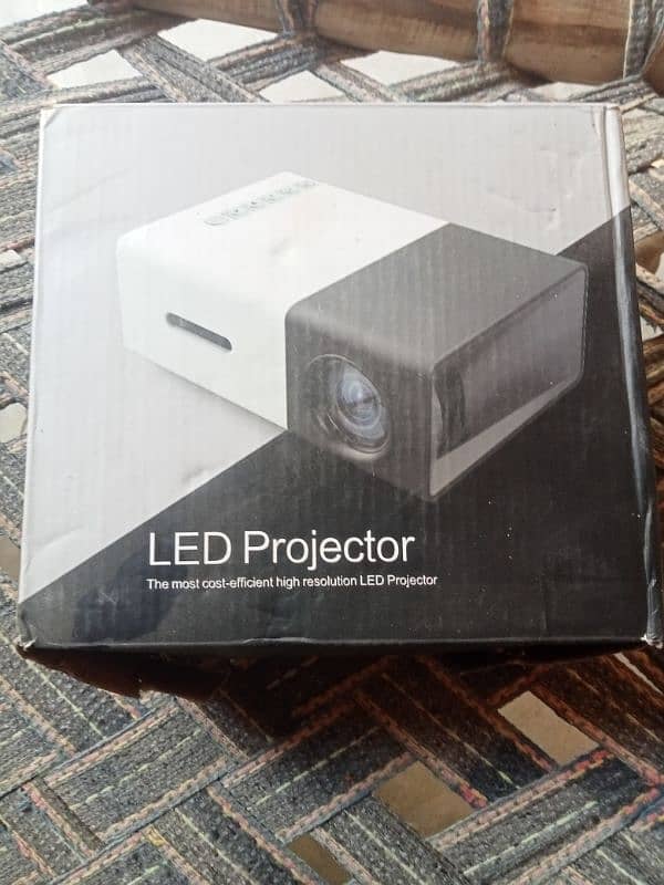 LED PROJECTOR 0