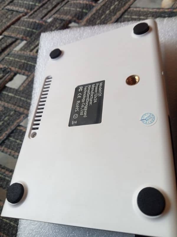 LED PROJECTOR 8