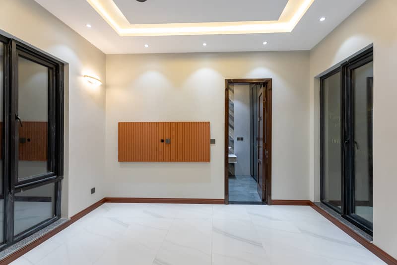 1 Kanal Brand New Modern Bungalow For Sale At Prime Location Phase 7 44