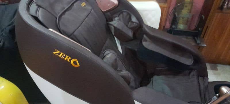 Zero uGEM massage chair 0