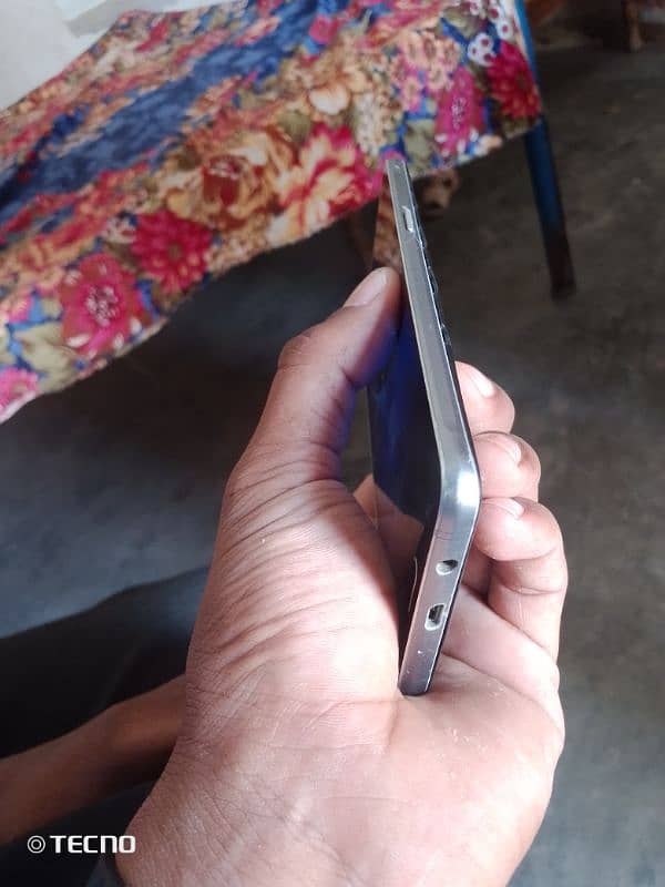 Samsung J5 2016 3