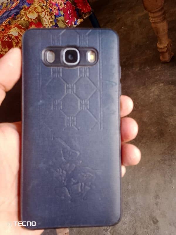 Samsung J5 2016 6