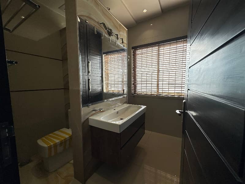 22 Marla House In Dha Phase 7 31