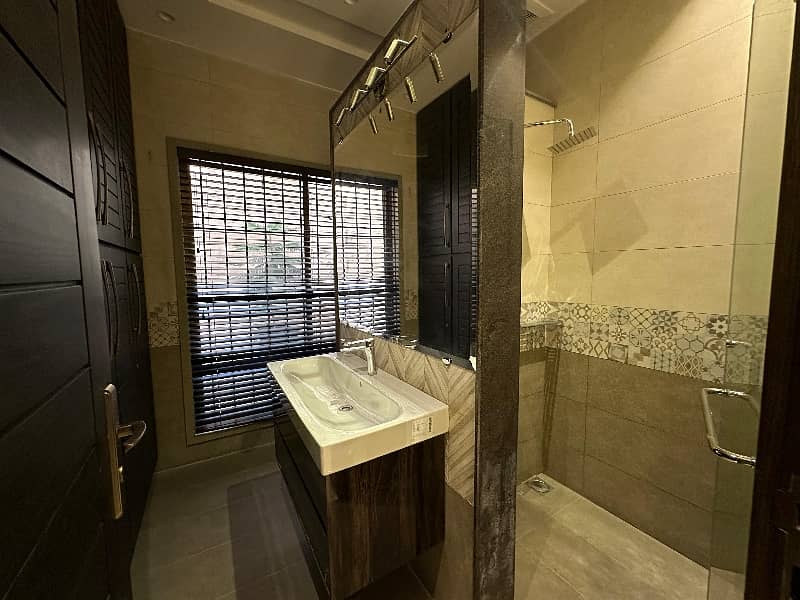 22 Marla House In Dha Phase 7 35