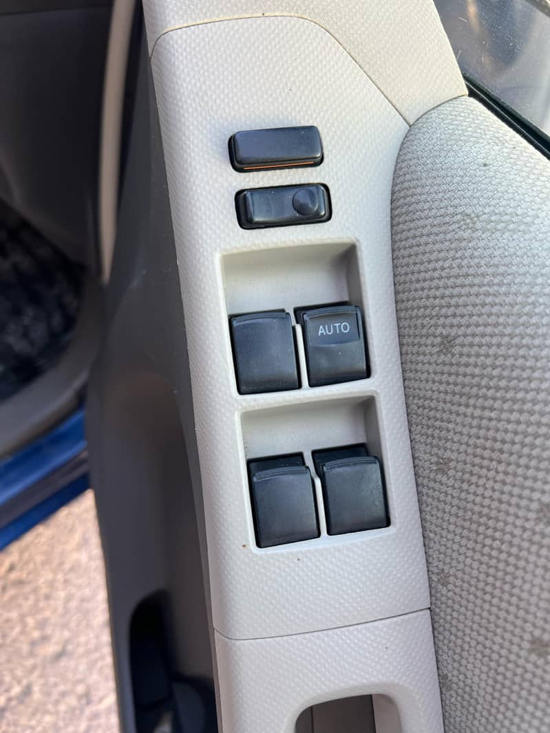 Toyota Vitz 2008 5