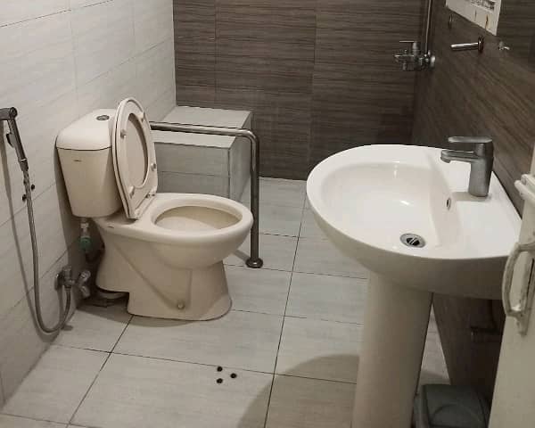 10 Marla House For sale In Allama Iqbal Town - Ravi Block Lahore 12