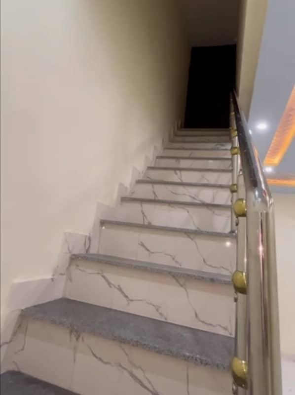 Triple Storey 788 Square Feet House Available In Wahdat Road For sale 23