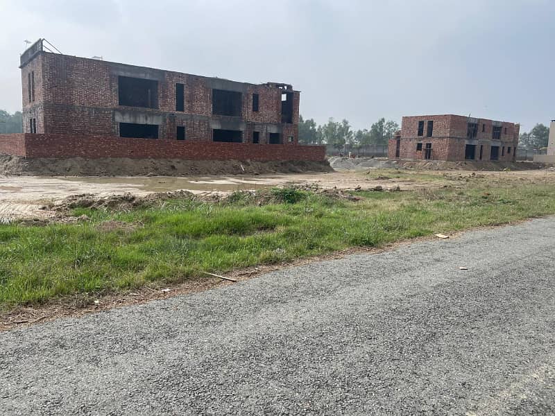 DHA PHASE 7 Z1 3 KANAL PLOT BETWEEN 2 KANAL HOUSES 2