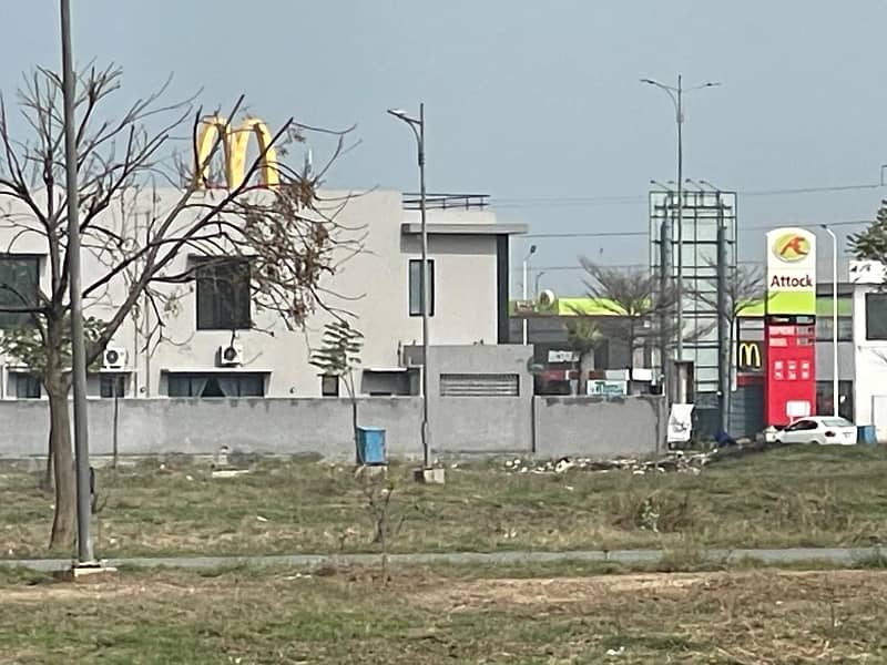 DHA PHASE 7 Z1 3 KANAL PLOT BETWEEN 2 KANAL HOUSES 4