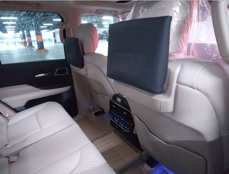 Toyota Land Cruiser 2023 ZX 3
