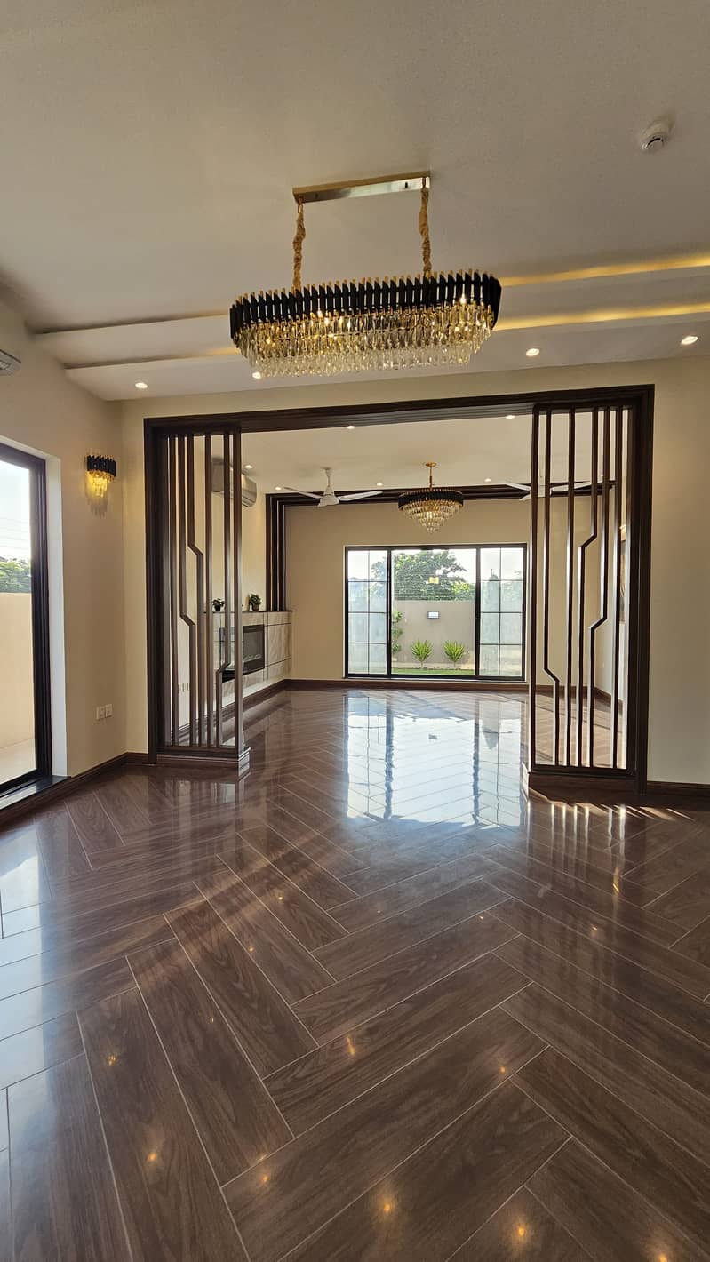 1 Kanal Modern Design Slightly Used Bungalow At Prime Location 3