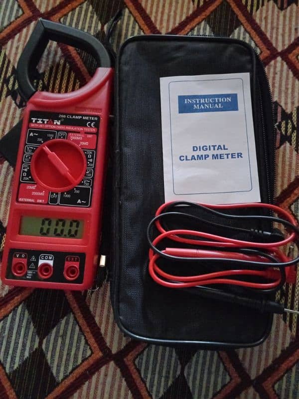 TITAN Digital Clamp Meter 0
