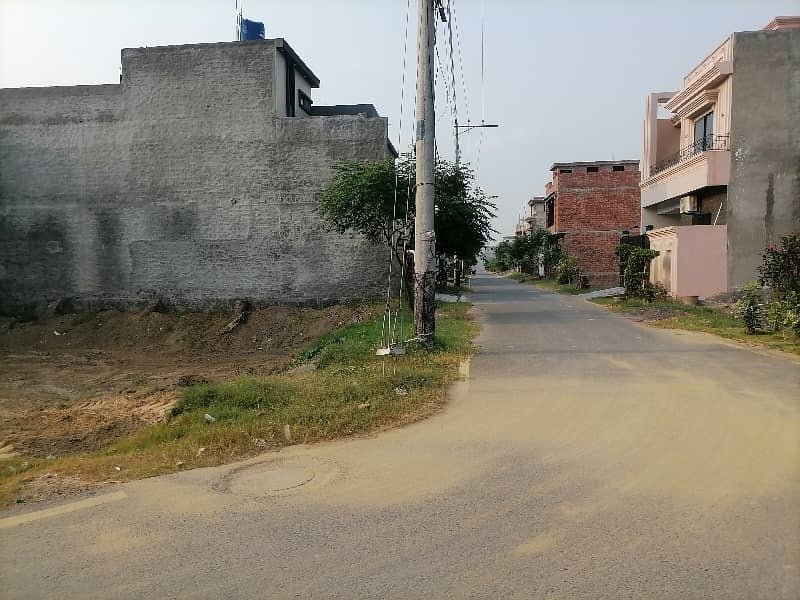 Spacious 10 Marla Facing Residential Plot Available For sale In Al Hafeez Garden - Phase 5 9