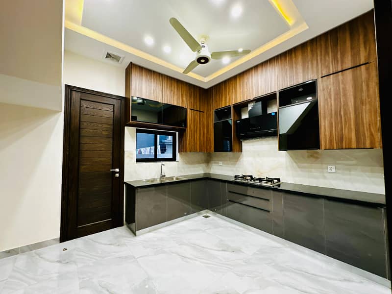4 Beds Brand New 10 Marla House for Sale Ideal Location in Ex Park View DHA Phase 8. 1