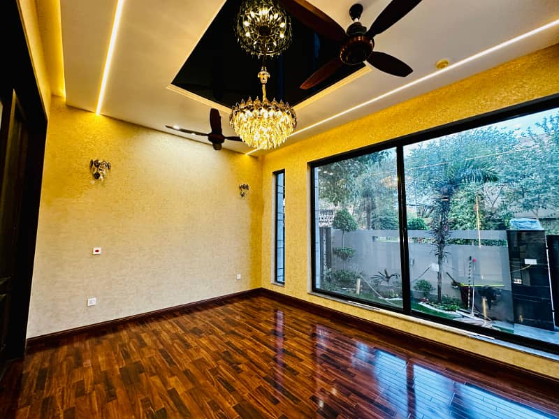 4 Beds Brand New 10 Marla House for Sale Ideal Location in Ex Park View DHA Phase 8. 7