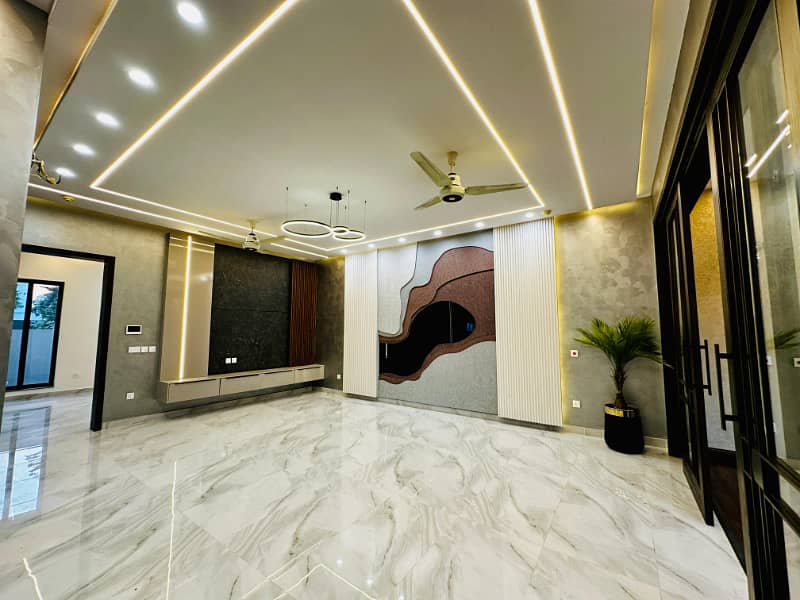 4 Beds Brand New 10 Marla House for Sale Ideal Location in Ex Park View DHA Phase 8. 16