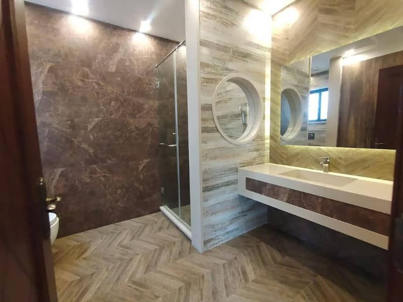 10 Marla House Available For Rent In Reasonable Price And Good Location 3