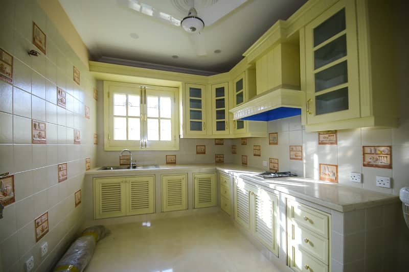 2 KANAL FULLY FURNISHED HOUSE FOR RENT IN MAIN CANTT 13