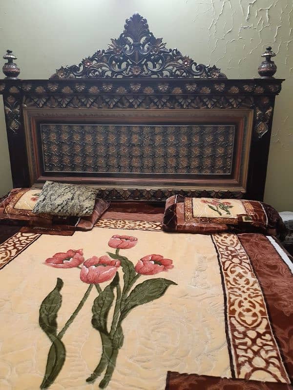 chinioti wooden bed with dressing and side tables 0