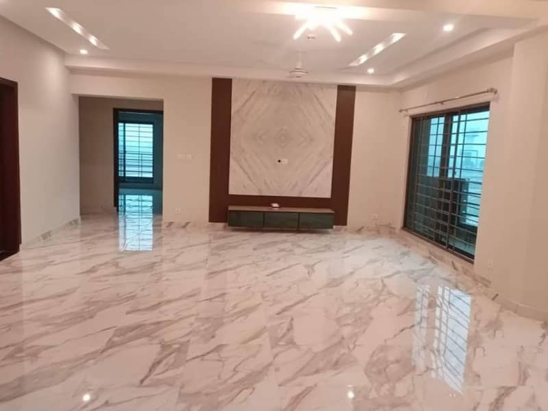 Brand New Facing Lake Apartment Available For Rent 2