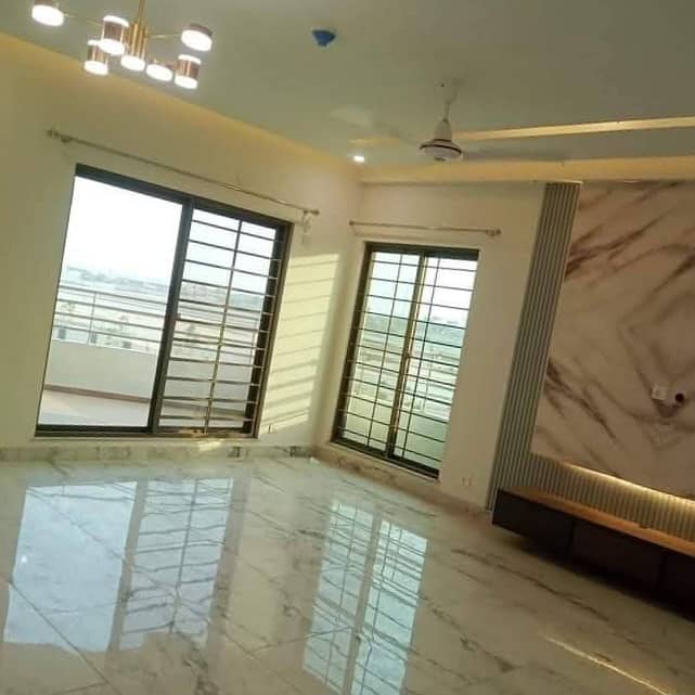 Brand New Facing Lake Apartment Available For Rent 6