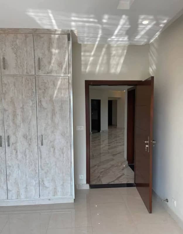 Brand New Facing Lake 3rd Floor Apartment Available For Rent 10