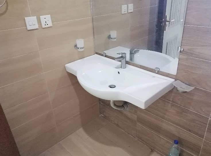 2018 Modal 4th Floor Apartment For sale in Askari 11 6