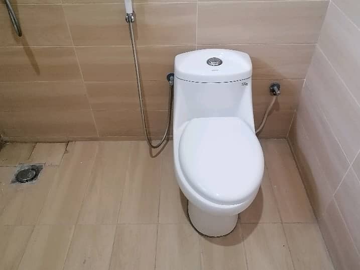 2018 Modal 4th Floor Apartment For sale in Askari 11 7