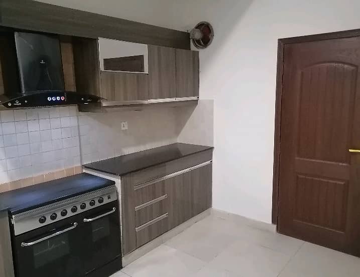 2018 Modal 4th Floor Apartment For sale in Askari 11 10