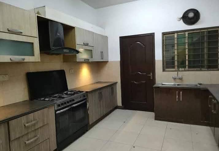 2018 Model Big TV Lounge 5th Floor For Sale 1