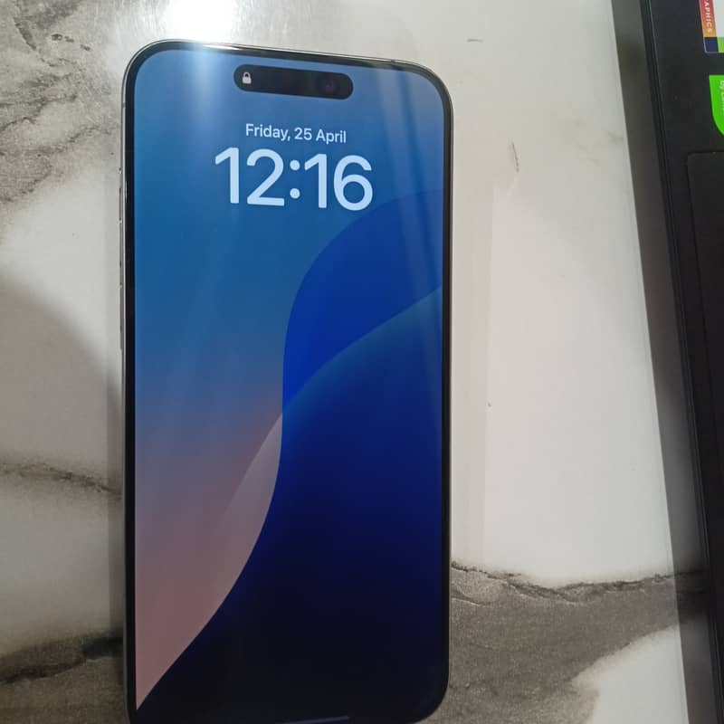 Apple iPhone 15 Pro Max 4